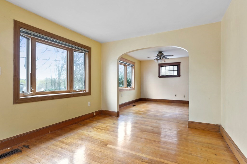 7 Dean Road Milton, MA 02186 - Photo 5 of 28 Gallery Image 5