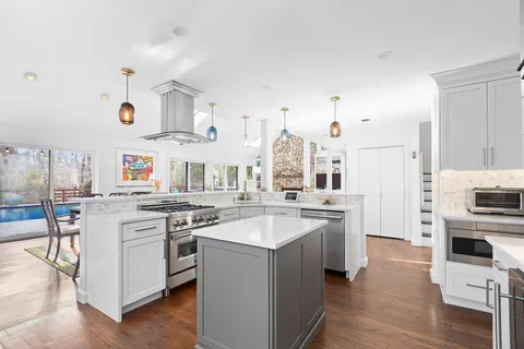 Undisclosed Address, East Hampton, NY 11937