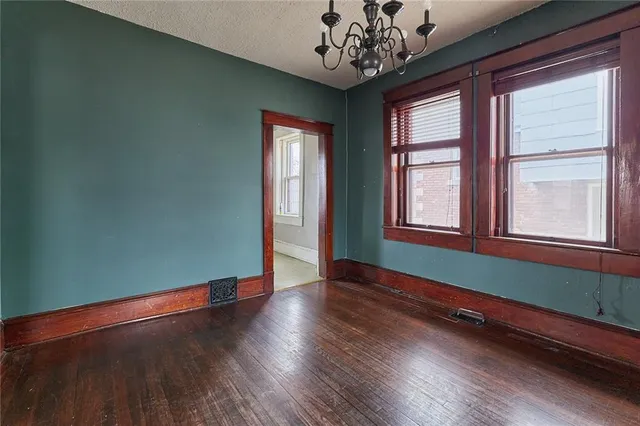 $185,000 | 3129 Central Street, Kansas City, MO 64111