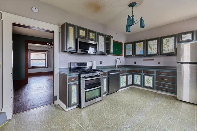 $185,000 | 3129 Central Street, Kansas City, MO 64111