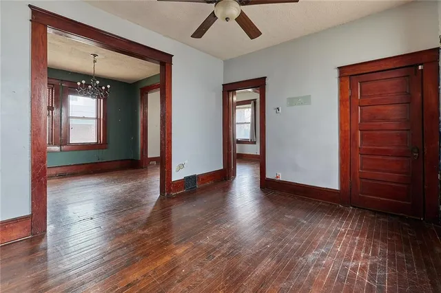 $185,000 | 3129 Central Street, Kansas City, MO 64111