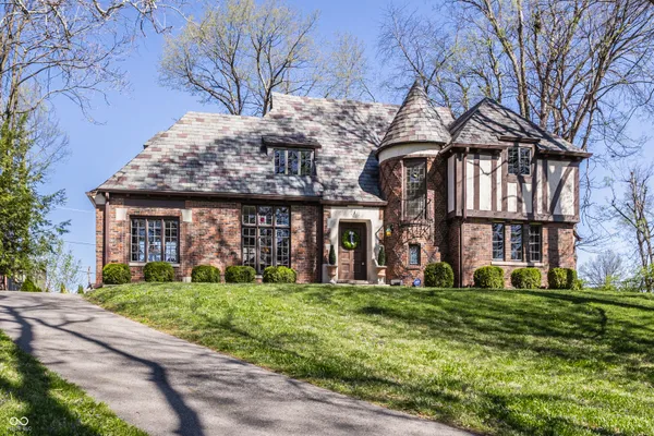 $895,000 | 3674 Watson Road, Indianapolis, IN 46205