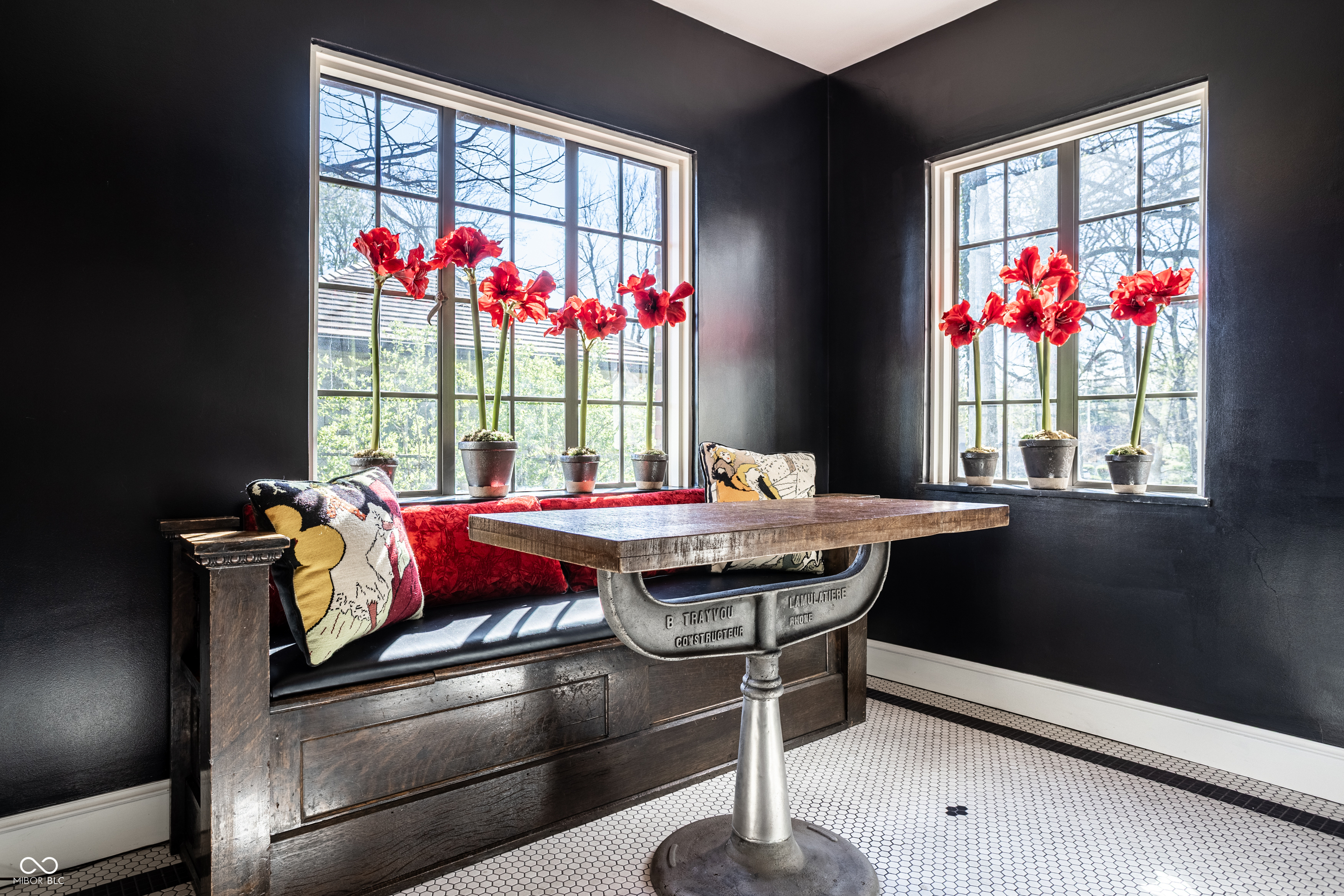 3674 Watson Road Indianapolis, IN 46205 - Photo 9 of 60