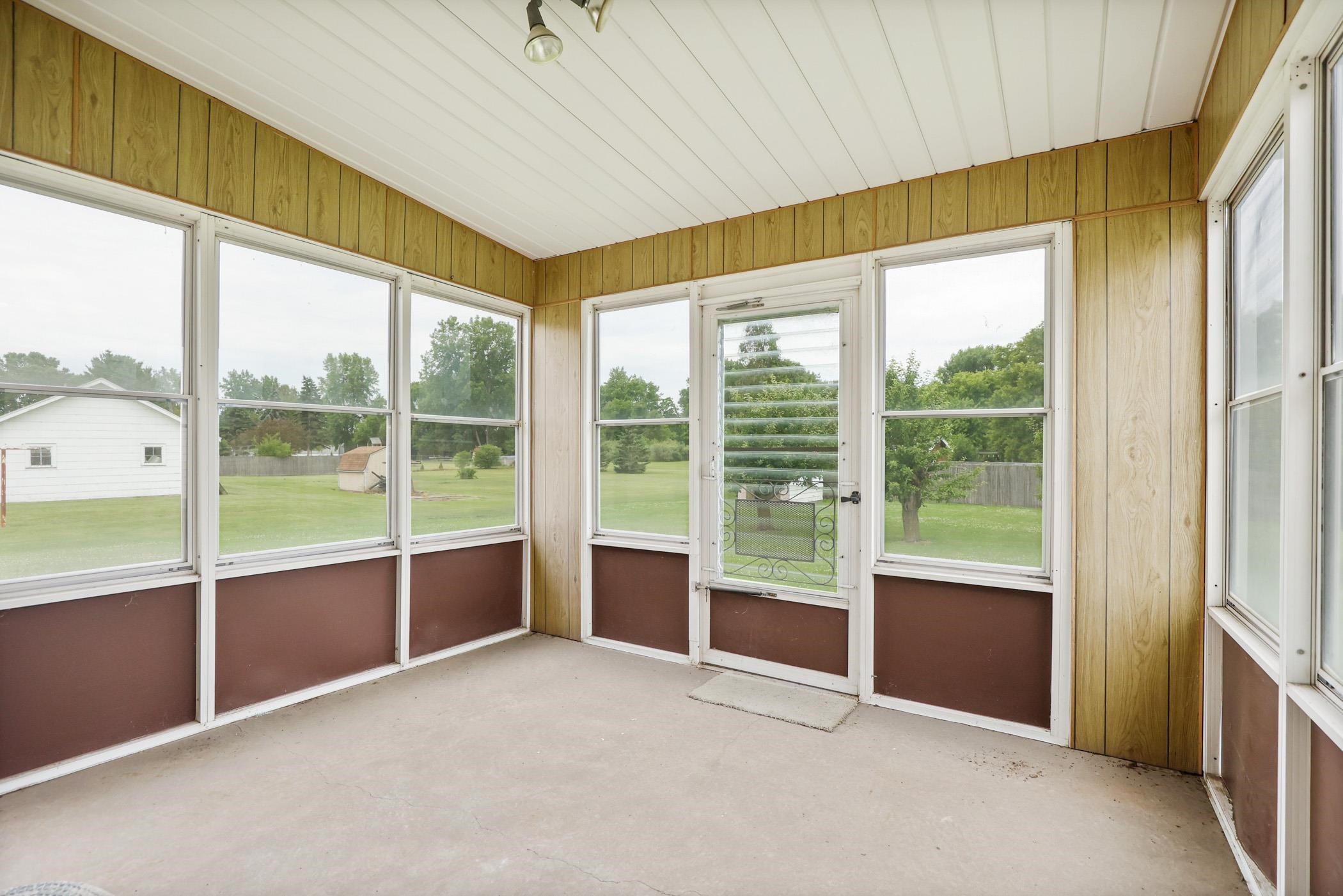 1018 South Huron Road Kawkawlin, MI 48631 - Photo 24 of 41 Gallery Image 24