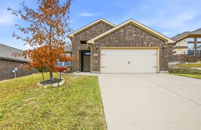 $2,500 | 10844 Live Oak Creek Drive, Fort Worth, TX 76108