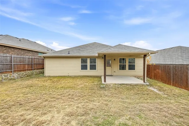 $2,500 | 10844 Live Oak Creek Drive, Fort Worth, TX 76108
