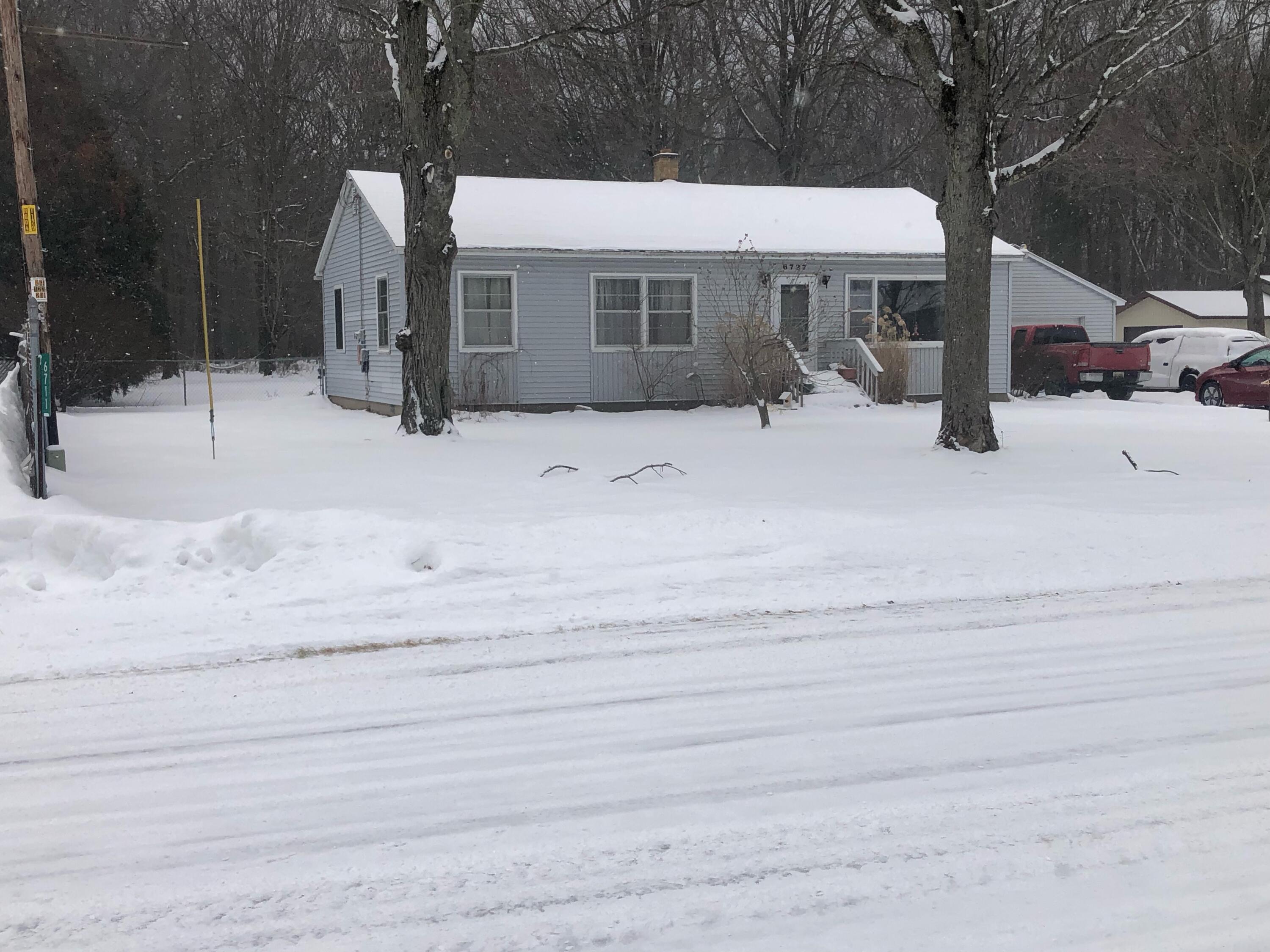 6727 Post Road Montague, MI 49437 - Photo 2 of 17 IMG_8765