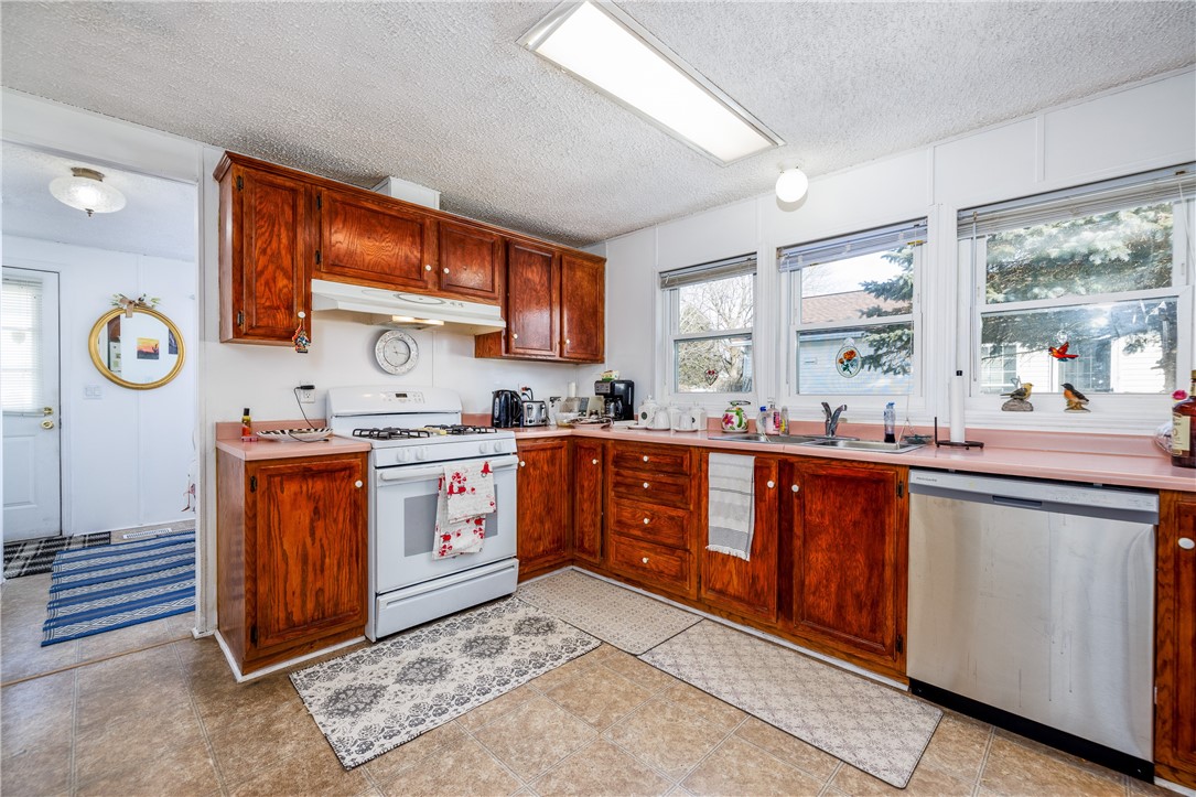 6397 Lambert Street, Unit B085 Victor, NY 14564 - Photo 6 of 28