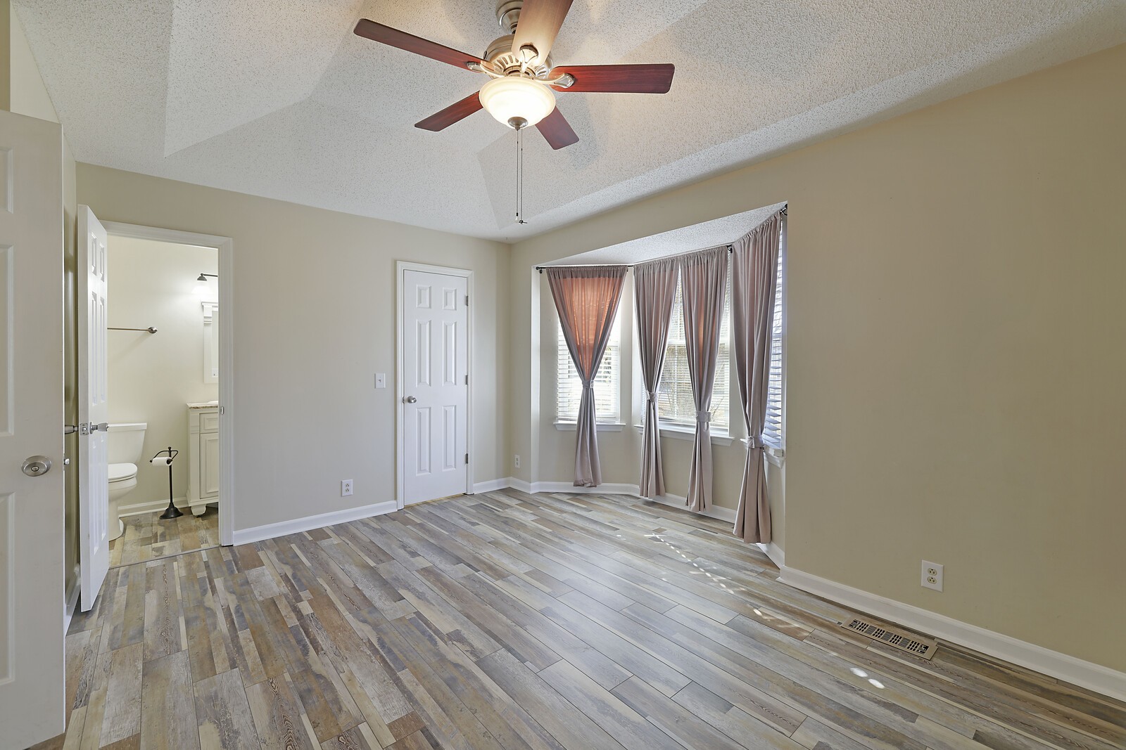 185 Bonnafield Drive Hermitage, TN 37076 - Photo 29 of 42 wooden floor in an empty room with a window