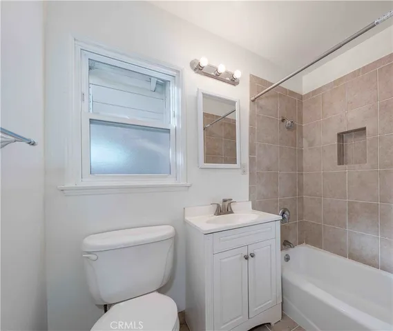 $3,700 | 2371 Park Avenue, Long Beach, CA 90815