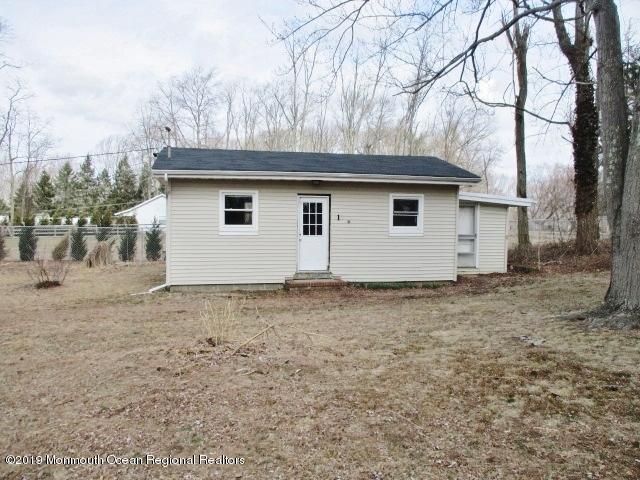 10 Old Monmouth Road Freehold, NJ 07728 - Photo 17 of 22 352-528614_-_House_3_-_Front
