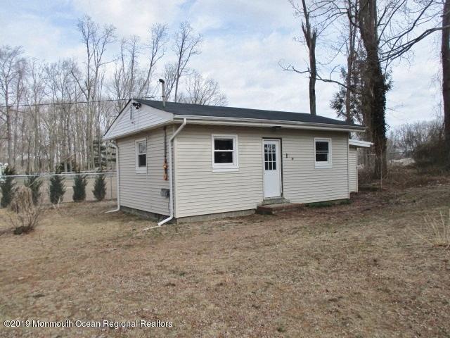 10 Old Monmouth Road Freehold, NJ 07728 - Photo 18 of 22 352-528614_-_House_3_-_Left_angle