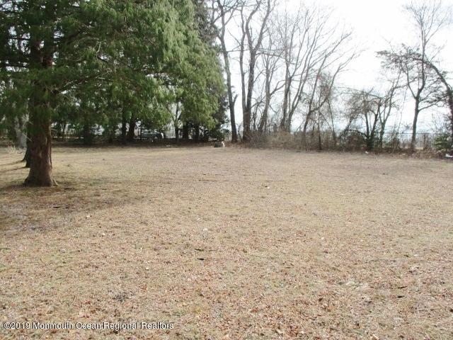 10 Old Monmouth Road Freehold, NJ 07728 - Photo 22 of 22 352-528614_-_Yard