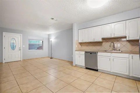 $1,850 | 2720 Sunrise Court, Unit 2, Orlando, FL 32806