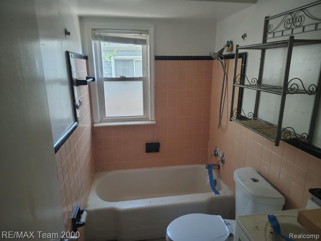 24806 Frisbee Street Detroit, MI 48219 - Photo 14 of 34