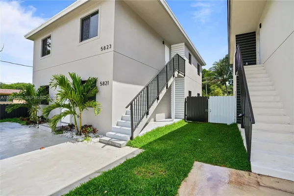 $3,500 | 5823 Northwest 30th Avenue, Unit 5823, Miami, FL 33142