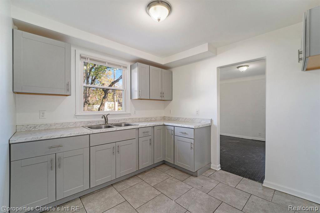 5968 Harvard Road Detroit, MI 48224 - Photo 3 of 9