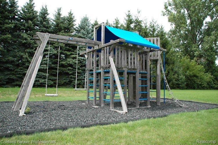 3032 Grand Park Rochester, MI 48307 - Photo 24 of 25 Play Set