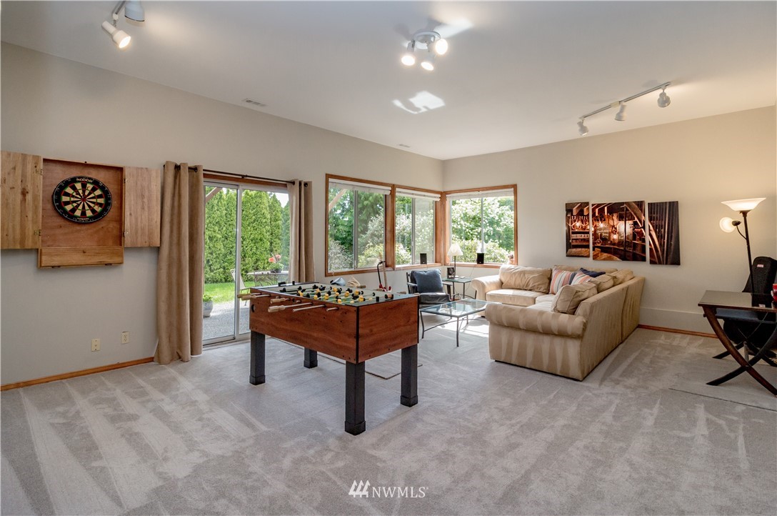 19620 109th Place Northeast Bothell, WA 98011 - Photo 17 of 25 Gallery Image 17