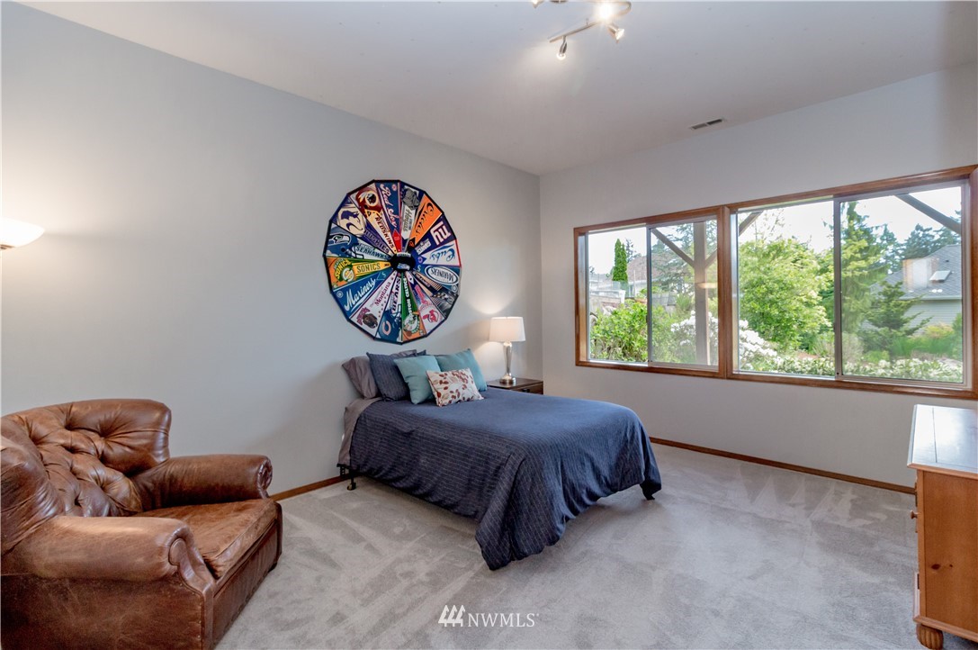 19620 109th Place Northeast Bothell, WA 98011 - Photo 21 of 25 Gallery Image 21