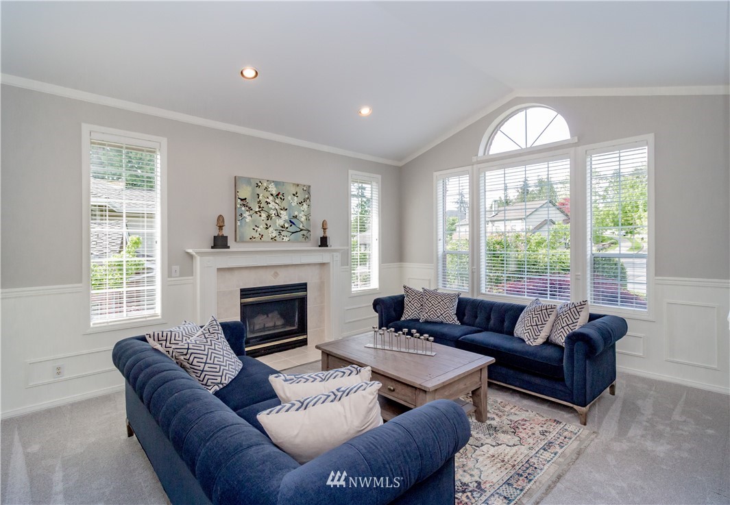 19620 109th Place Northeast Bothell, WA 98011 - Photo 5 of 25 Gallery Image 5