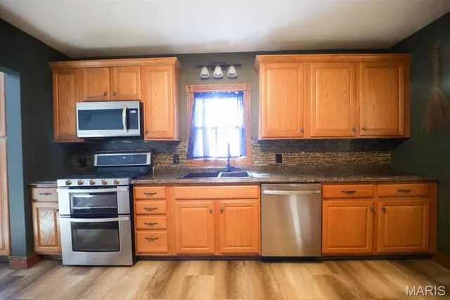 $270,000 | 709 Henry Street, Jerseyville, IL 62052