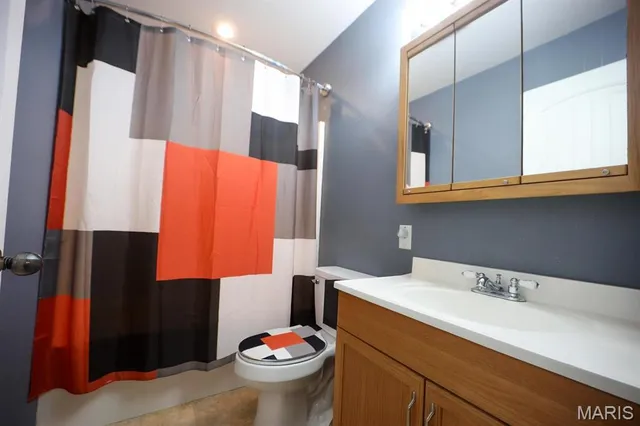 $270,000 | 709 Henry Street, Jerseyville, IL 62052