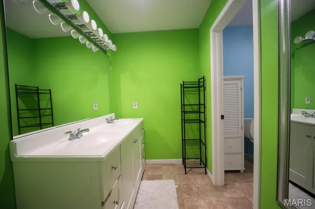 $270,000 | 709 Henry Street, Jerseyville, IL 62052