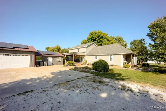 $270,000 | 709 Henry Street, Jerseyville, IL 62052