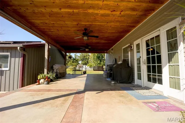 $270,000 | 709 Henry Street, Jerseyville, IL 62052