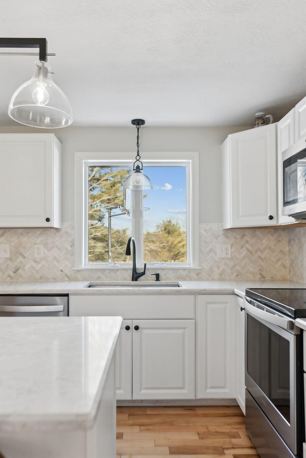 1215 New County Road Biddeford, ME 04005 - Photo 14 of 41 Kitchen