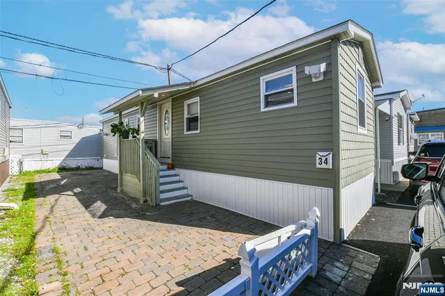 $130,000 | 34 Helen Drive, Moonachie, NJ 07074