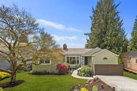 $1,995,000 | 4531 Stanford Avenue Northeast, Seattle, WA 98105
