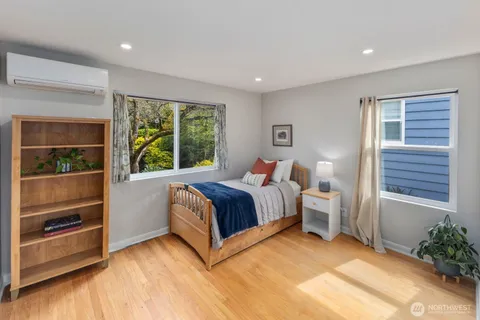 $1,995,000 | 4531 Stanford Avenue Northeast, Seattle, WA 98105