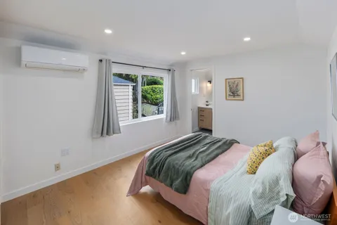 $1,995,000 | 4531 Stanford Avenue Northeast, Seattle, WA 98105