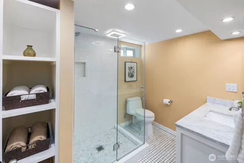 $1,995,000 | 4531 Stanford Avenue Northeast, Seattle, WA 98105