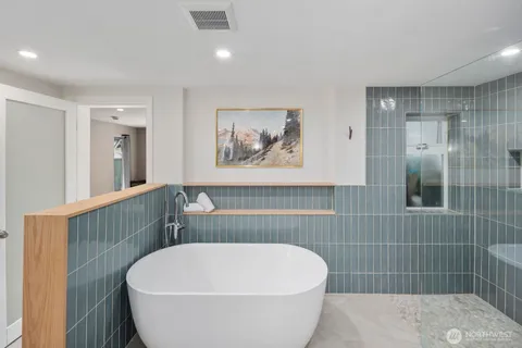 $1,995,000 | 4531 Stanford Avenue Northeast, Seattle, WA 98105