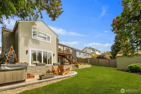 $1,995,000 | 4531 Stanford Avenue Northeast, Seattle, WA 98105