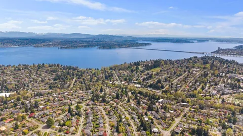 $1,995,000 | 4531 Stanford Avenue Northeast, Seattle, WA 98105
