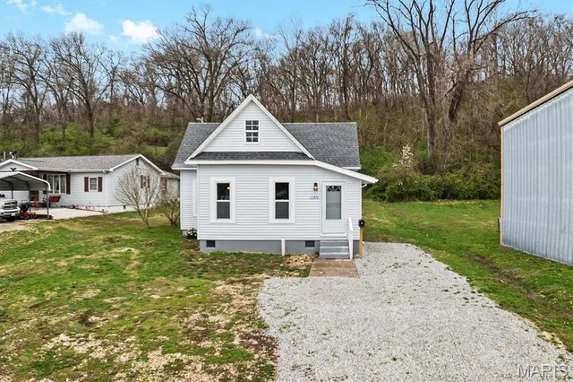 $83,000 | 140 West Pershing Avenue, Kampsville, IL 62053