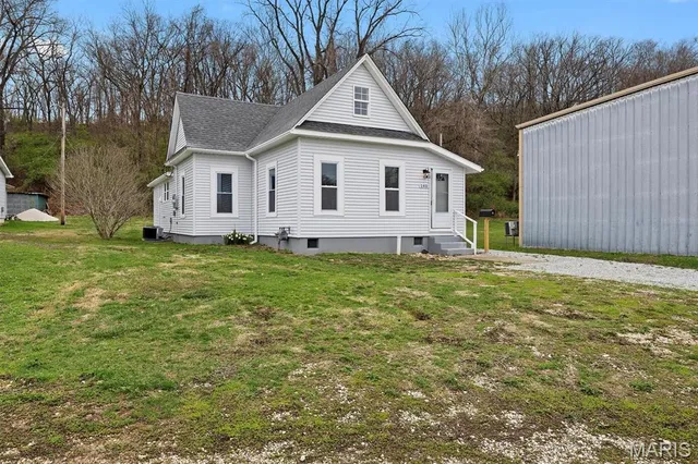 $83,000 | 140 West Pershing Avenue, Kampsville, IL 62053