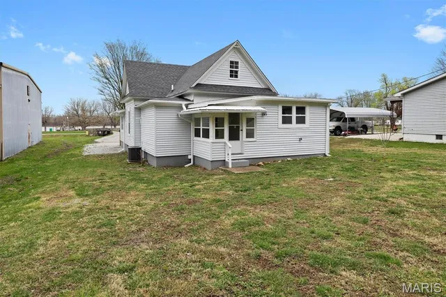 $83,000 | 140 West Pershing Avenue, Kampsville, IL 62053