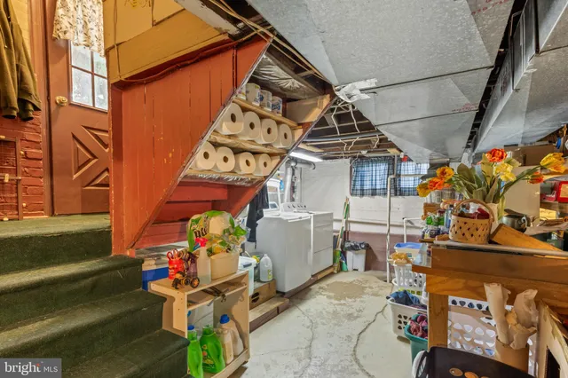 a view of a house with a big yard