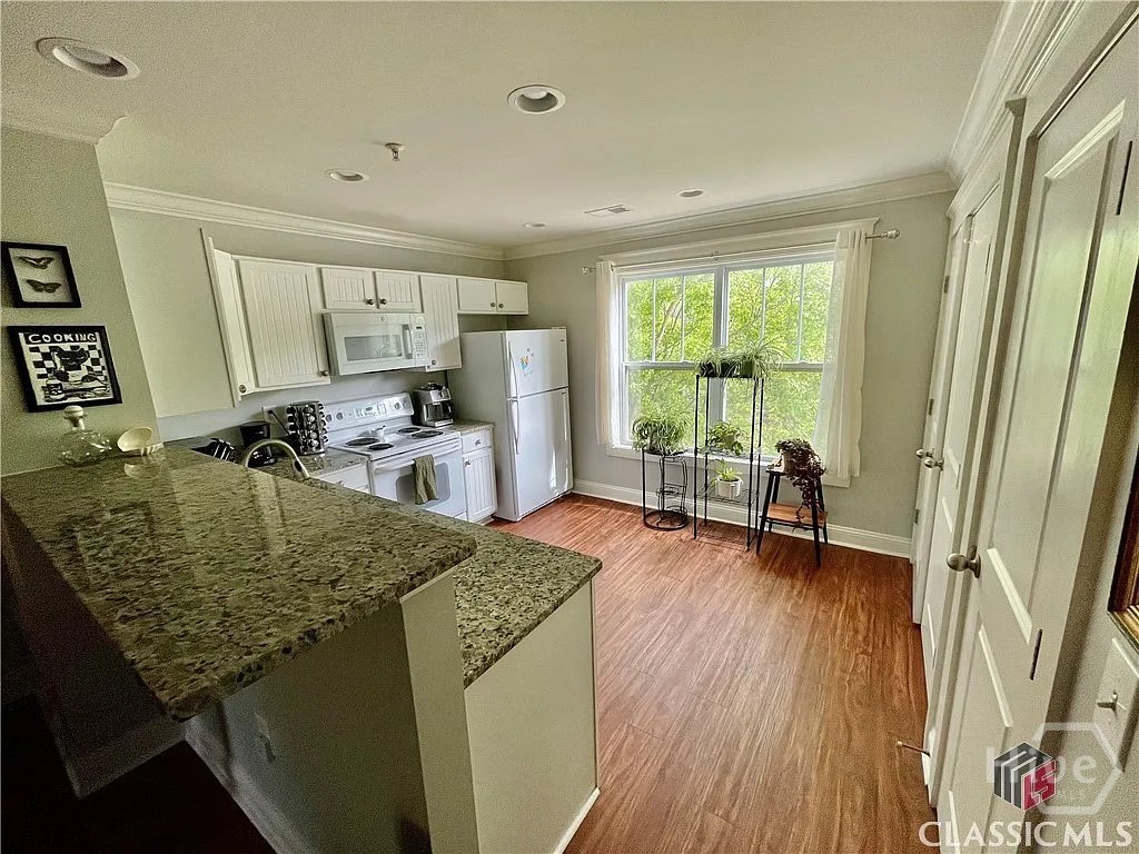 1035 South Barnett Shoals Road, Unit 528 Athens, GA 30605 - Photo 5 of 9