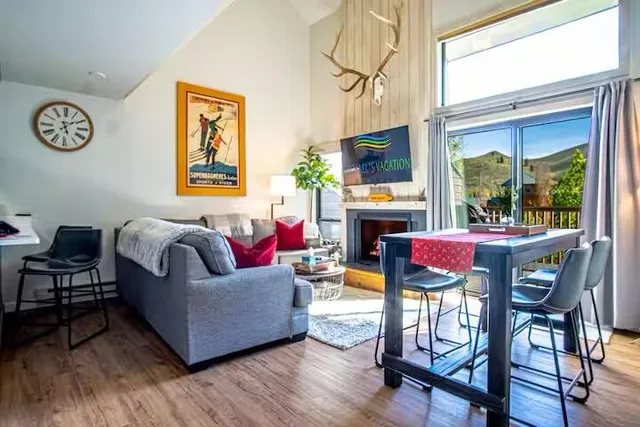 $895,000 | 2233 Bonne Vie Condo Road, Unit 2233, Sun Valley, ID 83353