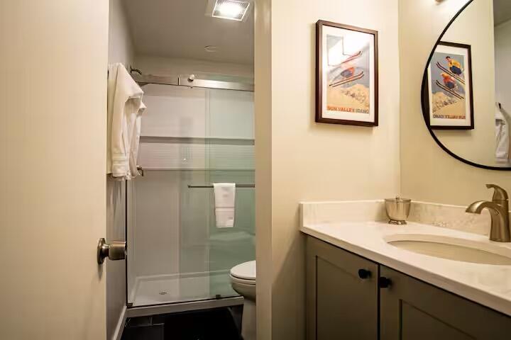 2233 Bonne Vie Condo Road, Unit 2233 Sun Valley, ID 83353 - Photo 12 of 35 Primary bath