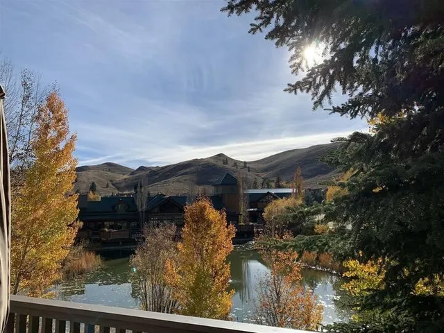 $895,000 | 2233 Bonne Vie Condo Road, Unit 2233, Sun Valley, ID 83353