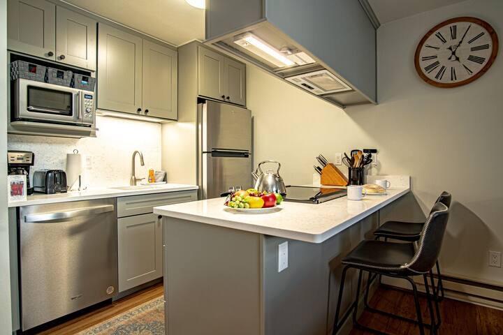 2233 Bonne Vie Condo Road, Unit 2233 Sun Valley, ID 83353 - Photo 7 of 35 Beautiful remodeled kitchen