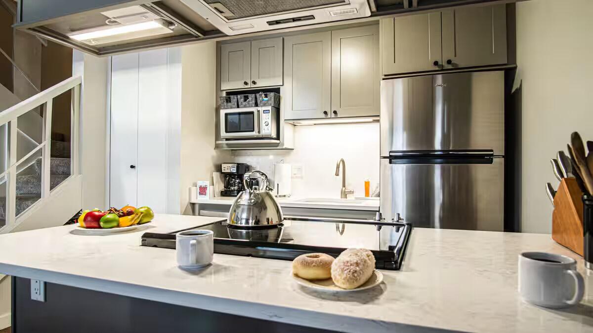 2233 Bonne Vie Condo Road, Unit 2233 Sun Valley, ID 83353 - Photo 8 of 35 Remodeled kitchen