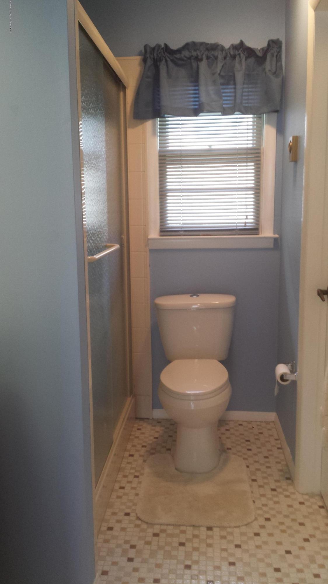 37 Markham Road Brick, NJ 08724 - Photo 10 of 16 FULL BATH